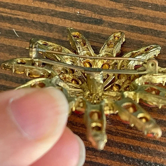 Vintage Starburst MCM Rhinestone Crystal Gold-Tone Large Brooch Pin Red Orange - Picture 3 of 6